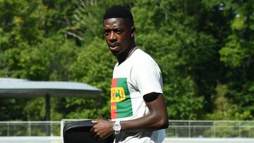 France&#039;s national football team&#039;s forward Ousmane Dembele arrives, on September 3, 2018 at the national football academy in Clairefontaine-en-Yvelines, as part of the team&#039;s preparations for the upcoming nations league matches. (Photo by FR