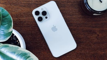 Cuidado si estás haciendo esto con tu móvil: puedes estar poniendo en riesgo tu salud sin darte cuenta