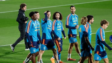 11/11/25 PREVIA CLASIFICACION MUNDIAL 2026
CIUDAD DEL FUTBOL LAS ROZAS
ENTRENAMIENTO SELECCION ESPAÑOLA ESPAÑA
FABIAN RUIZ MARC CUCURELLA IKER MERINO GRUPO