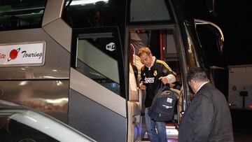 Los aficionados de Real Madrid y Atlético ya cogieron el autobús para ir a la final de Lisboa.