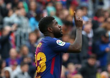 El defensa central del Barcelona no ha renovado aún y desde Inglaterra se han interesado en el francés. Manchester United ha sido uno de los conjuntos que más se ha interesado por él. Además, Umtiti ha sido uno de las más destacados de la defensa del club azulgrana en esta temporada por lo que el interés en él se incrementa.