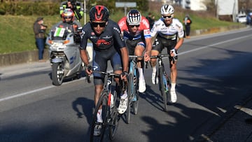 Egan Bernal, podio en la Strade Bianche que gana Van der Poel