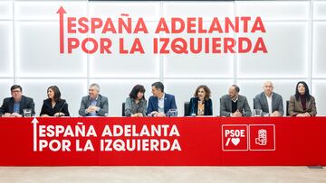 (I-D) La portavoz del PSOE, Esther Peña; el secretario de Organización del PSOE, Santos Cerdán; la presidenta del PSOE, Cristina Narbona; el secretario general del PSOE y presidente del Gobierno, Pedro Sánchez; la vicepresidenta primera del Gobierno y vicesecretaria general del PSOE, María Jesús Montero y el vicepresidente primero del Congreso, Alfonso Rodríguez Gómez de Celis, durante la primera reunión de la nueva Ejecutiva del PSOE tras el 41º Congreso Federal, en la sede de Ferraz, a 2 de diciembre de 2024, en Madrid (España). La nueva dirección nacional fue aprobada este domingo en el Congreso Federal con un 90% de los apoyos, aumenta hasta 54 miembros e incorpora 17 caras nuevas.
02 DICIEMBRE 2024;SANCHEZ;CONGRESO;PSOE;41
Eduardo Parra / Europa Press
02/12/2024