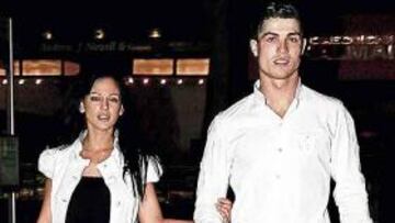 <b>JUNTOS EN INGLATERRA. </b>Cristiano y Nereida llegan al restaurante La Vina, en Alderley Edge.