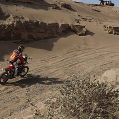 Ofensiva implacable de Barreda que gana en las dunas de Tanaka