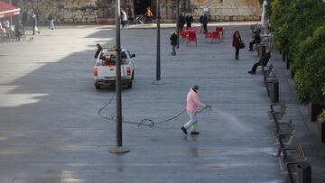 Desinfecci&oacute;n de la Plaza Nueva de Lucena por el Covid.
 AYUNTAMIENTO DE LUCENA
 28/01/2021