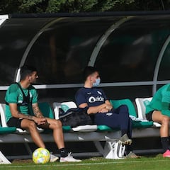 Están los 23, pero Bustos, Andrade y Soko llegan justos