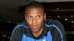 Julio Baptista será baja hasta 2012 como mínimo