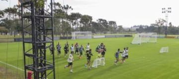 El estadio de Curitiba sin hacer y España se entrenó en "Cajú"