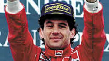 <b>O REI.</B> Senna encumbró la Fórmula 1 a la altura del fútbol en Brasil.