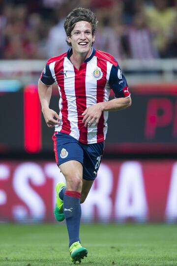 Carlos Fierro debutó con las Chivas en 2011, luego de ganar el Campeonato Mundial U-17 con México. Su primera etapa fue de 2011 a 2015, posteriormente pasó por Querétaro y en 2017 regresó a Guadalajara para ganar la Copa y la Liga.

En 2019, Carlos Fierro dio el salto a la MLS con San José Earthquakes. 