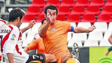 <b>ALTERNATIVAS. </b>El partido de ayer tuvo dos partes muy desiguales. El Alicante aprovechó su momento mejor que el filial.