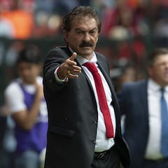 ¡Hay tiro! Ricardo la Volpe acusa a Sinha de cerrarle las puertas del Toluca