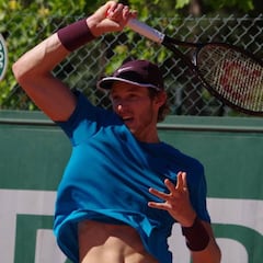 Nicolás Jarry clasifica a Roland Garros y corta sequía chilena