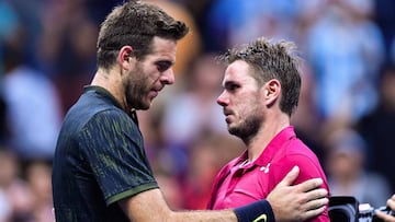 Stan Wawrinka saluda a Juan Martin del Potro al término del encuentro que disputaron ambos tenistas en cuartos de final del US Open