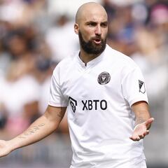 Gonzalo Higuaín denies retirement rumors