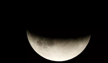 ¿Qué es un eclipse lunar parcial?: los mejores tips para verlo este 2024