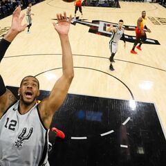 La rodilla de LaMarcus tiene en vilo a los San Antonio Spurs