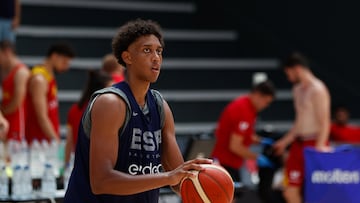MADRID, 31/07/2025.- El jugador de la selección española de baloncesto 'Baba' Miller, que juega de alero, durante el entrenamiento este jueves del equipo en el Centro Deportivo Triángulo de Oro de Madrid de cara al Eurobasket, que se celebrará del 27 de agosto al 14 de septiembre en Letonia, Chipre, Finlandia y Polonia. EFE/ Mario Morón