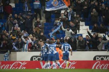 1-0. Caicedo celebr el gol de la victoria con sus compañeros.
