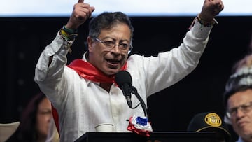 Colombian President Gustavo Petro gestures as he speaks during the "Dignity and Democracy" event in Ibague, Colombia, October 3, 2025. REUTERS/Luisa Gonzalez