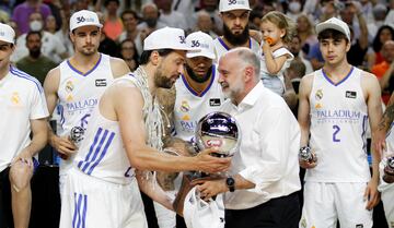 Llull hace a Laso levantar el título de Liga de 2022, dos semanas después de que el entrenador sufriera el infarto.