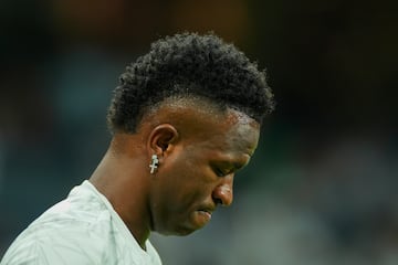 Vinicius calienta en el Bernabéu.