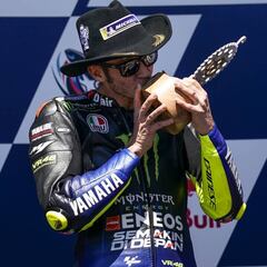 Rossi: "Yamaha puede hacer una moto que gane el Mundial"