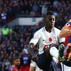 Con Davinson cerca del gol, Tottenham vence al Crystal