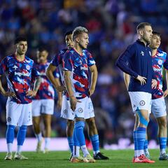 Estas son las opciones de defensas que tendría Cruz Azul para poder suplir a Piovi