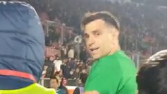 El particular gesto del ‘Dibu’ Martínez que sorprendió a los hinchas chilenos: esto hizo el argentino