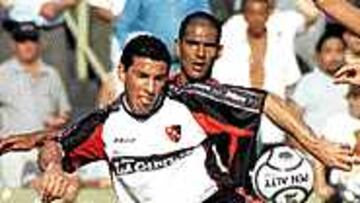 <B>MÁS CERCA</B>. Maxi espera vestir pronto la camiseta blanquiazul.