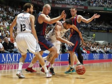 Primer asalto de la gran final en Madrid