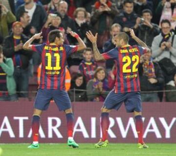 Gol 6-0 Neymar celebrando el gol con Dani Alves con un baile
