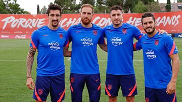 Savic, Oblak, Giménez y Koke, los cuatro capitanes del Atlético.