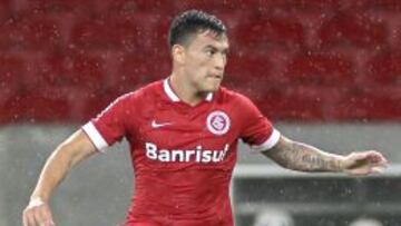 Charles Ar&aacute;nguiz no pudo ayudar al Inter contra el Corinthians.