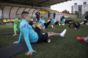 La Selección de Brasil realizó su primer entrenamientos en el estadio Metropolitano de Techo en Bogotá antes de viajar a Venezuela.