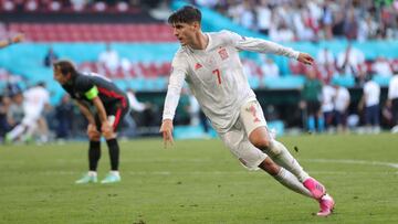 Soccer Football - Euro 2020 - Round of 16 - Croatia v Spain - Parken Stadium, Copenhagen, Denmark - June 28, 2021 Spain's Alvaro Morata celebrates scoring their fourth goal Pool via REUTERS/Friedemann Vogel