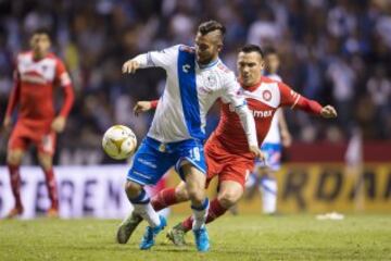 Intenso partido en el Estadio Cuauhtémoc