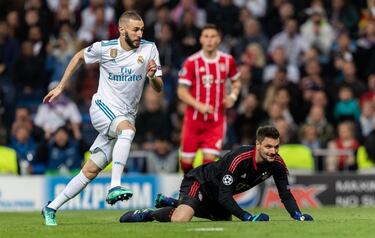 Benzema empezó a generar errores flagrantes en porteros de Champions en la vuelta de las semifinales de 2018, contra el Bayern. Un pase suicida de Tolisso y el sprint del francés llevaron a Ulreich a no poder controlar la pelota y dejar el gol en bandeja. Fue el 2-1, decisivo para estar en la final.
