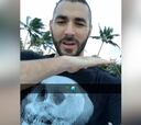 Benzema celebra las navidades en la playa y... ¡cantando!