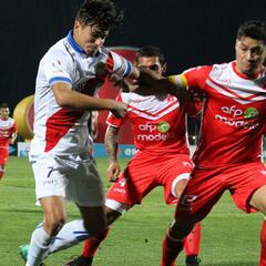 Curicó empata y sigue líder e invicto en la Primera B