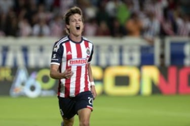 ¿Qué delanteros jugaron en Chivas durante la ausencia del ‘Chicharito’?