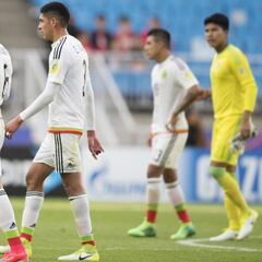 México cae ante Venezuela pero pasa como segunda