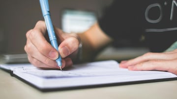 Según Morettí, una H “borrosa”, con trazos de tamaños desiguales o irregulares, muestra que el pensamiento del escritor está desordenado y puede tener menos CI.