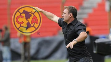 El exfutbolista argentino naturalizado chileno, reveló algunos detalles escabrosos sobres su llegada al Club América en la década de los noventa.