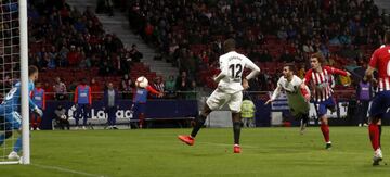 ¡¡GRIEZMANN MARCA EL SEGUNDO!! ¡El francés remató de cabeza en el área pequeña el balón después de un centro desde la izquierda de Lemar tras una buena jugada combinada de los rojiblancos!