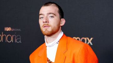 Angus Cloud, mejor conocido por darle vida a ‘Fezco’ en el drama adolescente de HBO, ‘Euphoria’, es hallado sin vida, así lo confirmaron sus familiares.