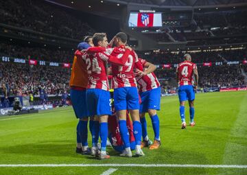 3-1. João Félix celebra el tercer gol.