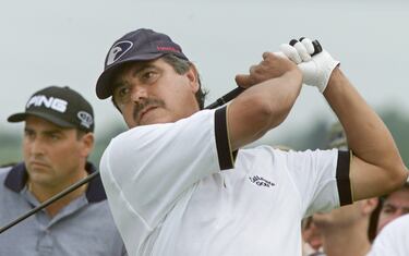 El reconocido exgolfista argentino Eduardo 'El Gato' Romero falleció el 13 de febrero, a los 67 años. Romero dejó un palmarés internacional que incluye el Trofeo Lancôme, ante Bernhard Langer y Chema Olazábal; el Open de España, tras un desempate con Severiano Ballesteros; el Open de Francia, ante Olazábal y Sam Torrance; los Abiertos de Italia y de Escocia, el Masters Europeo, así como más de 80 torneos en Latinoamérica. ‘El Gato’, apodado así por su estrategia para competir, ingresó en el European Tour en 1988, donde logró ocho títulos. Posteriormente se prodigó con éxito en el circuito de veteranos, donde conquistó el US Open Senior. Tras su retirada se dedicó a la política. En la fecha de su fallecimiento era intendente de Villa Allende desde 2015 por el partido Propuesta Republicana, al que pertenece el expresidente argentino Mauricio Macri.